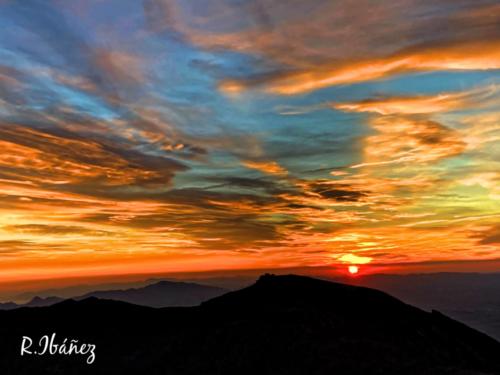 Puesta de sol desde el Refugio de Elorrieta 3187m (Sierra Nevada)